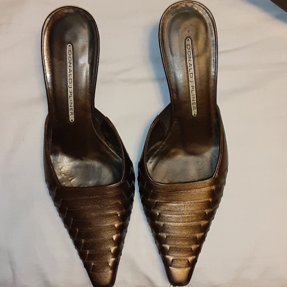 Bronze Weave Pattern Mules